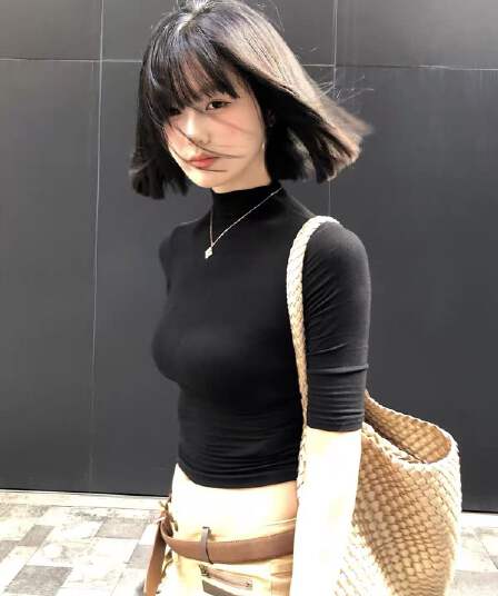 프랑스식 레트로 반하이넥 반팔 티셔츠 여성 이른 가을 쇼트 스타일 몸매 가꾸기 다용도 슬림해 보이는 품격 캐주얼 핫걸 맨위