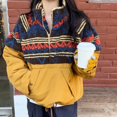 批发<b class='q'>韩国</b>东大门设计感拼接羊羔毛保暖<b class='q'>卫衣</b>女