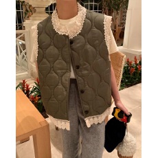 批发已出货 <b class='q'>韩国</b>东大门设计感拼接蕾丝棉衣马甲<b class='q'>外套</b>女