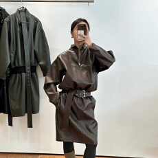 批发酷飒风复古拉链立领收腰皮衣女2025冬季新款