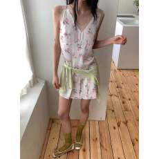 批发韩国<b class='q'>东大门</b>法式浪漫碎花V领拼接压褶背心<b class='q'>连衣裙</b>女