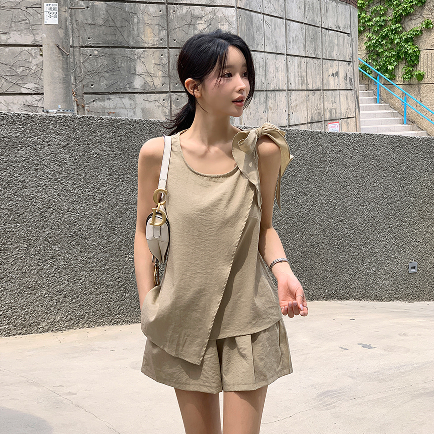 한국 chic 여름 새로운 작은 대중 디자인 센스 트임 레이스업 조끼 하이웨이스트 넓은 다리 캐주얼 바지 세트 여성
