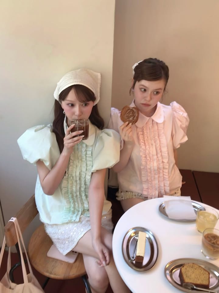 한 부서 달콤한 스타일 베이비 칼라 목이버섯 레이스 벌룬 소매 셔츠 맨위 여성