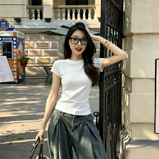 批发230克冰丝罗纹  正肩一字领修身显瘦t恤女复古收腰五分<b class='q'>袖</b>打底<b class='q'>上衣</b>