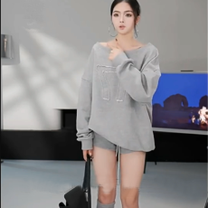 批发套装<b class='q'>女</b>秋季2025新款宽松长袖卫衣短裤裤<b class='q'>袜</b>三件套