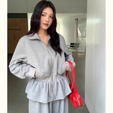 批发灰色设计感超火卫衣套装女秋季2025新款爆款减龄<b class='q'>休闲</b>阔腿裤两件套