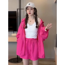 批发欧货洋气时尚旅游度假防晒<b class='q'>套装</b>女夏季百搭显瘦连帽上衣短<b class='q'>裤</b>两件套