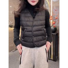 批发2025<b class='q'>冬</b>季新款百搭显瘦保暖马夹上衣女时尚洋气V领棉衣马甲外套潮