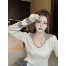 批发秋冬别致针织打底衫女内搭纯欲风性感v领毛衣设计感独特上衣