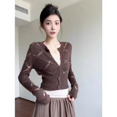 批发美拉德咖色圆领镂空毛衣外套女秋季韩系慵懒风超好看针织开衫上衣
