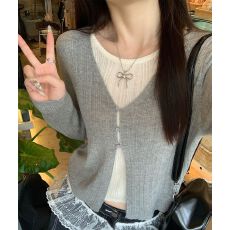 批发假两件上衣女2025新款韩系穿搭v领<b class='q'>针织衫</b>秋季短款打底毛衣