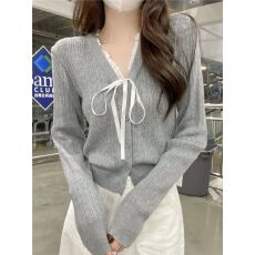 批发纯欲软糯系带花边V领长袖<b class='q'>针织</b><b class='q'>开衫</b>秋季新款显瘦短款纯欲减龄上衣