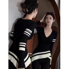 黑色v领不规则下摆修身收腰针织衫毛衣女秋冬巨好看的上衣不撞款