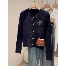 批发藏蓝色麻花刺绣针织开衫女秋冬修身圆领学院风慵懒毛衣短款外套
