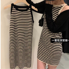 批发冰丝<b class='q'>条纹</b>连衣<b class='q'>裙</b>显直角肩吊带修身长<b class='q'>裙</b><b class='q'>2026</b>新款无袖套头撞色日系<b class='q'>裙</b>