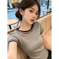 批发韩系撞色圆领短袖<b class='q'>针织衫</b>女2026年夏季新款气质简约灰色打底衫上衣