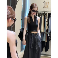批发黑色polo领露肩针织无袖背心女夏季外穿高级感修身独特绝美小上衣