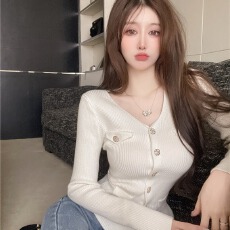 批发小香风气质V领<b class='q'>针织</b><b class='q'>开衫</b>外套上衣女口袋金扣洋气修身显瘦毛衣纯欲