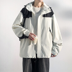 批发2025年新品宽松冲锋衣户外情侣拼色冲锋衣可脱卸帽防水防风夹克青