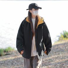 春秋薄款冲锋衣2025新款防风防水外套男透气休闲脱帽软壳登山服