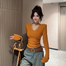 批发秋冬新款时尚设计感<b class='q'>V领</b>蕾丝边加绒显瘦上衣女