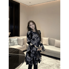 批发复古高级感晕染提花连衣裙