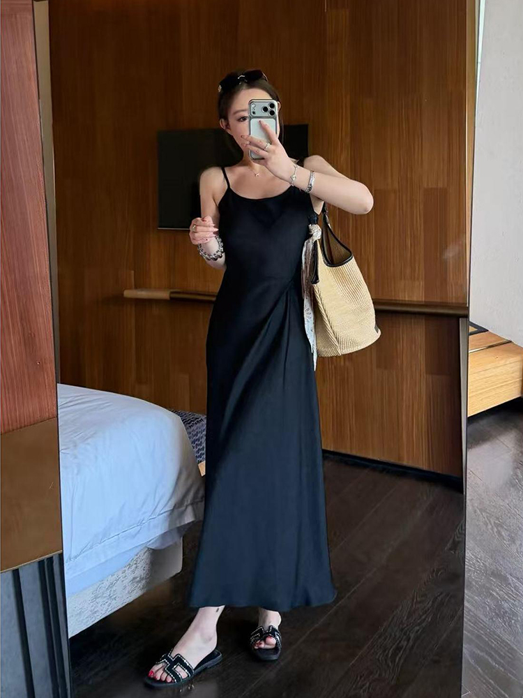 빅 사이즈 여성 의류 깃발 센스 품격 고급 새틴 슬림해 보이는 슬립 드레스