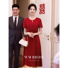 批发<b class='q'>高端</b>轻奢妈妈婚宴礼服2026新款夏喜婆婆婚宴装红色气质<b class='q'>连衣裙</b>日常