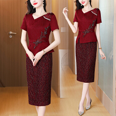 批发2026新款高端红色喜婆婆婚宴礼服妈妈假两件连衣裙年轻款