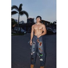 批发港风潮<b class='q'>男</b>士贴布个性补丁配吊坠<b class='q'>牛仔裤</b>嘻哈美式高街痞帅高级感长裤