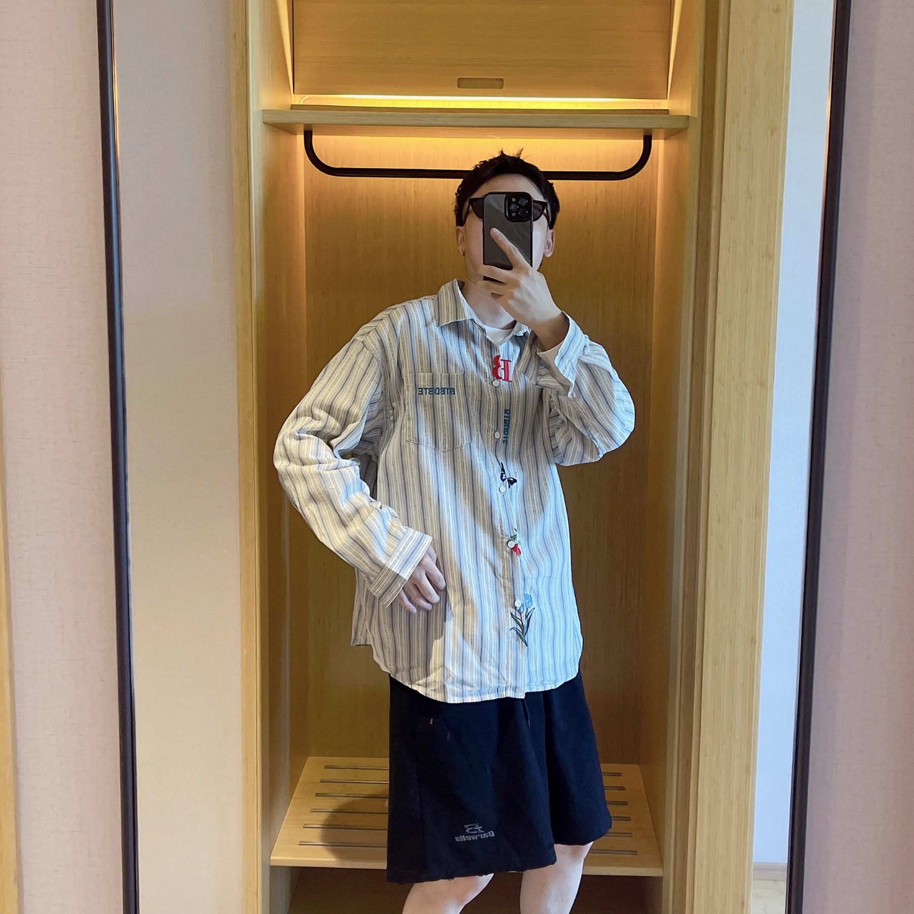 봄 가을 새로운 아메리칸 레트로 스트라이프 자수 셔츠 중성 바람 루즈핏 캐주얼 남녀 커플 셔츠 조수 브랜드