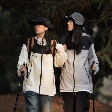 批发山系冲锋衣男连帽防晒外套春夏季潮牌户外登山美式夹克女防风上衣