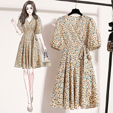 批发<b class='q'>大码</b>2026夏新款高级感V领气质系带收腰显瘦碎花裙一片式<b class='q'>连衣裙</b>