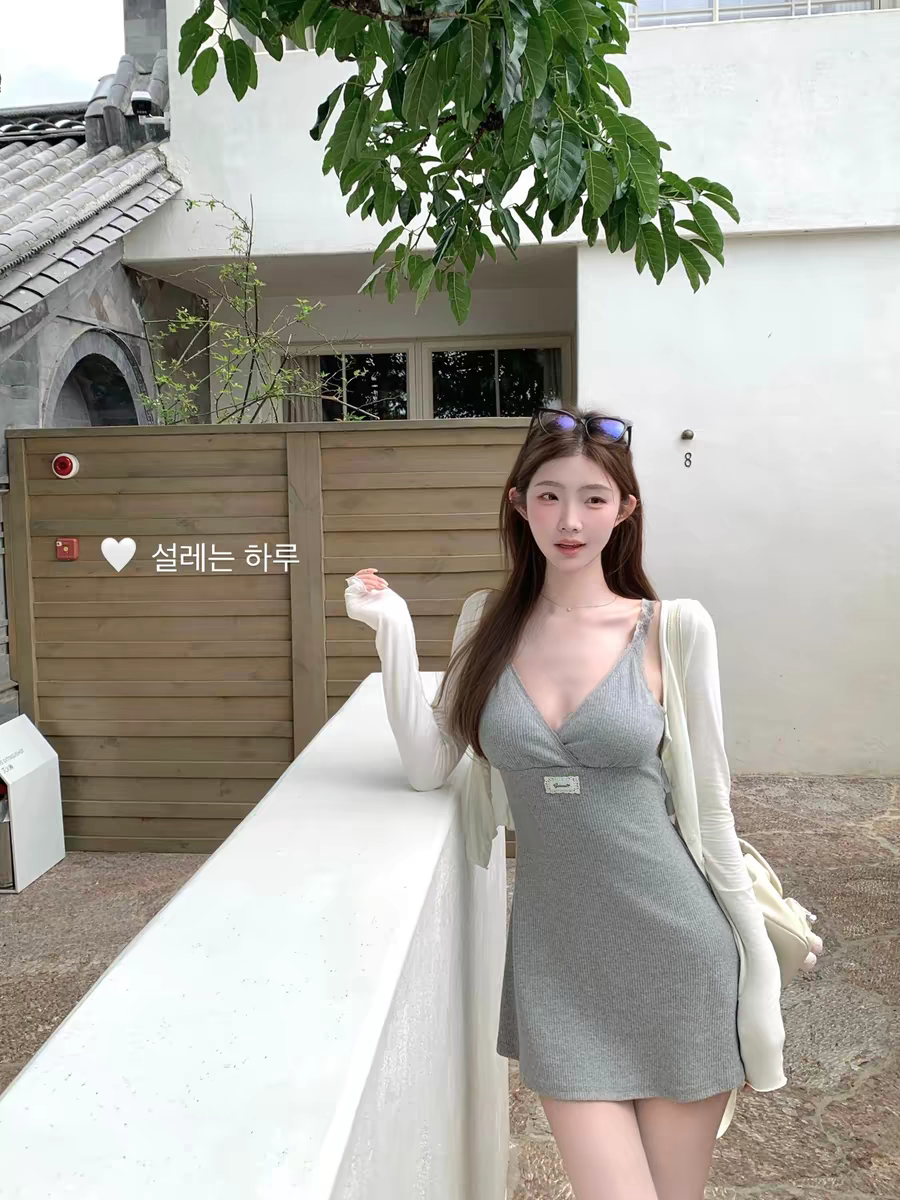 miu 부서 아름다움 세트 그룹 V넥 캐미솔 레이스 여성 드레스 여름 감기 바람 구덩이 기사 맨위