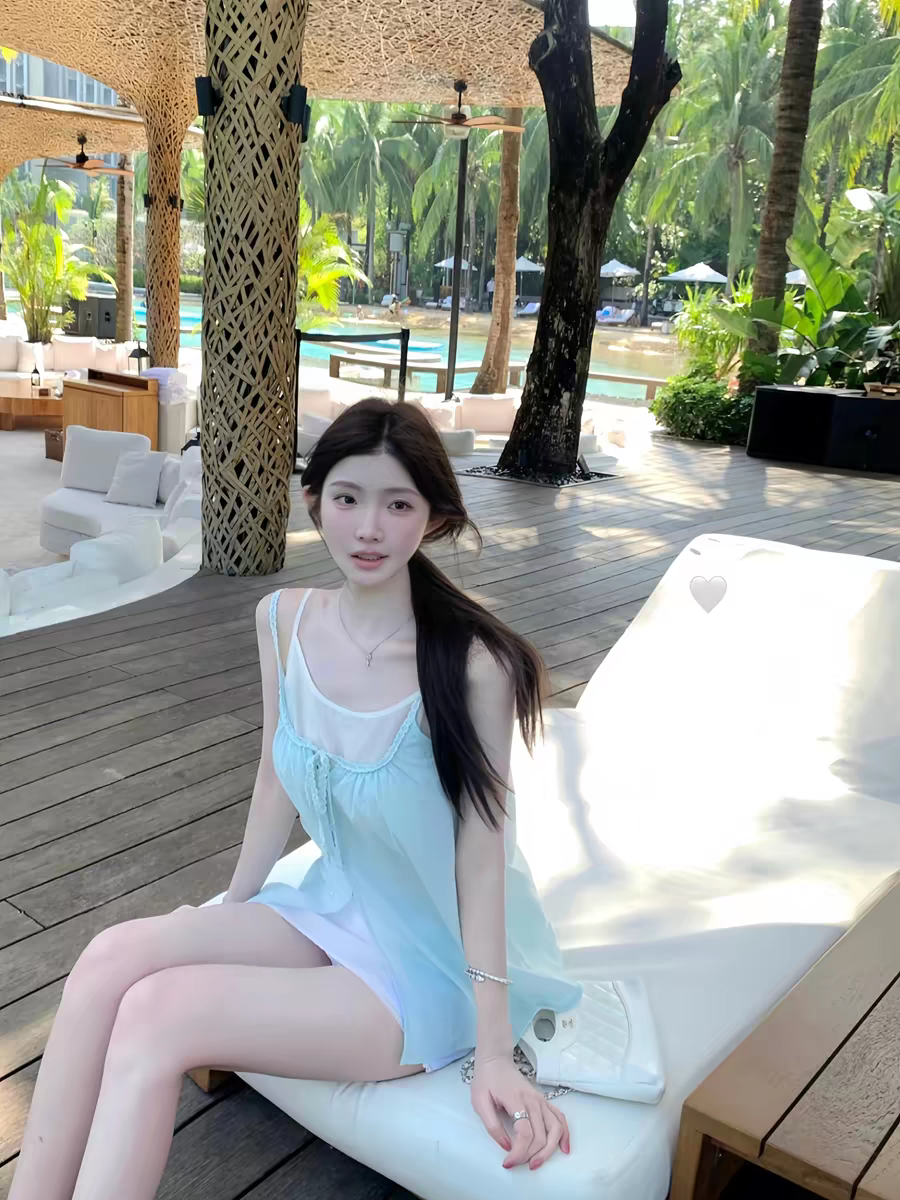 화이트 워터 여성 바다 소금 박하 얼음 주간 실크 질감 센스 사실 두 조각 슬립 세트 여성 여름 느긋한 휴가 바람 세트