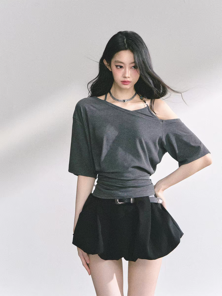 지능 느슨함 한 부서 비스듬한 어깨 반팔 행침 목 티셔츠 여성 여름 쇼트 스타일 핫걸 맨위