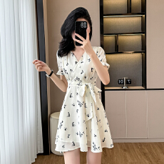 批发2026雪纺新款夏季小个子<b class='q'>连衣裙</b>收腰气质显瘦碎花绑带V领碎花裙子
