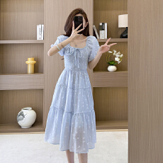 批发蓝色提花露肩<b class='q'>连衣裙</b>2026年新款法式浪漫巨好看度假风长裙