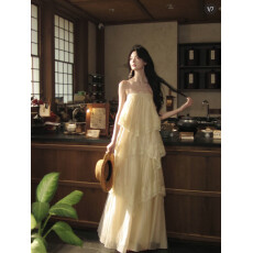 批发从一时刻【光迹】法式吊带蕾丝大摆连衣裙女温柔风度假显瘦蛋糕裙