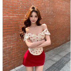 批发波点斜肩荷叶边套装女夏季新款高级感甜辣妹<b class='q'>修身</b>显瘦绝美两件套