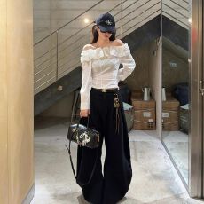 批发小众设计感一字肩长袖<b class='q'>衬衫</b>2025春季新款甜辣纯欲修身显瘦时尚上衣