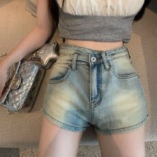 批发美式辣妹牛仔短裤女2026<b class='q'>夏</b>季新款高腰百搭显瘦小个子复古直筒热裤