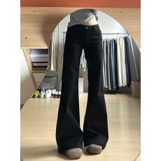 美式水洗中低腰不贴腿春季黑色微喇牛仔裤女春季新款梨形遮肉长裤