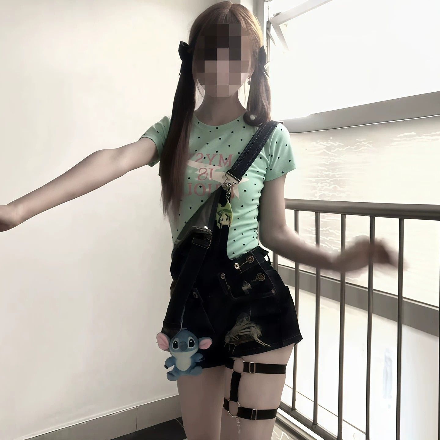 아메리칸 핫걸 착용 가져 가라. 데님 짧은 바지 외국 가스 워싱 찢어진 부분 멜빵 바지 여성 여름 새로운 달콤한 차가운 몸매 가꾸기 슬림해 보이는