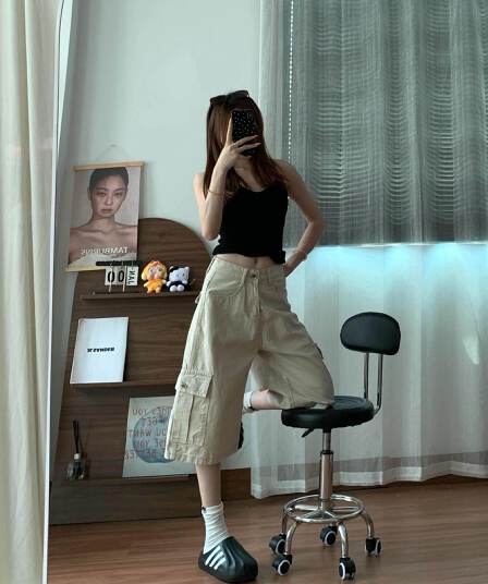 얕은 살구 색상 캐주얼 워크웨어 데님 7부 바지 여성 여름 새로운 하이웨이스트 슬림해 보이는 바이두 디자인 센스 데님 반바지