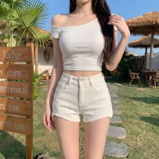 批发白色高腰辣妹短裤女夏季新款紧身韩版显瘦热裤潮不规则包臀三分裤