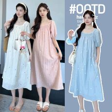 批发实拍孕妇装<b class='q'>连衣裙</b>夏装2026新款<b class='q'>刺绣</b>碎花雪纺裙中长款方领裙子