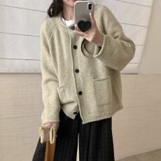 批发实拍有货宽松孕妇装毛衣外套秋冬装2026新款毛衣开衫短款