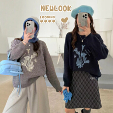 批发实拍时尚圆领毛衣女2026新款秋冬设计感童趣风大板型秋冬针织衫