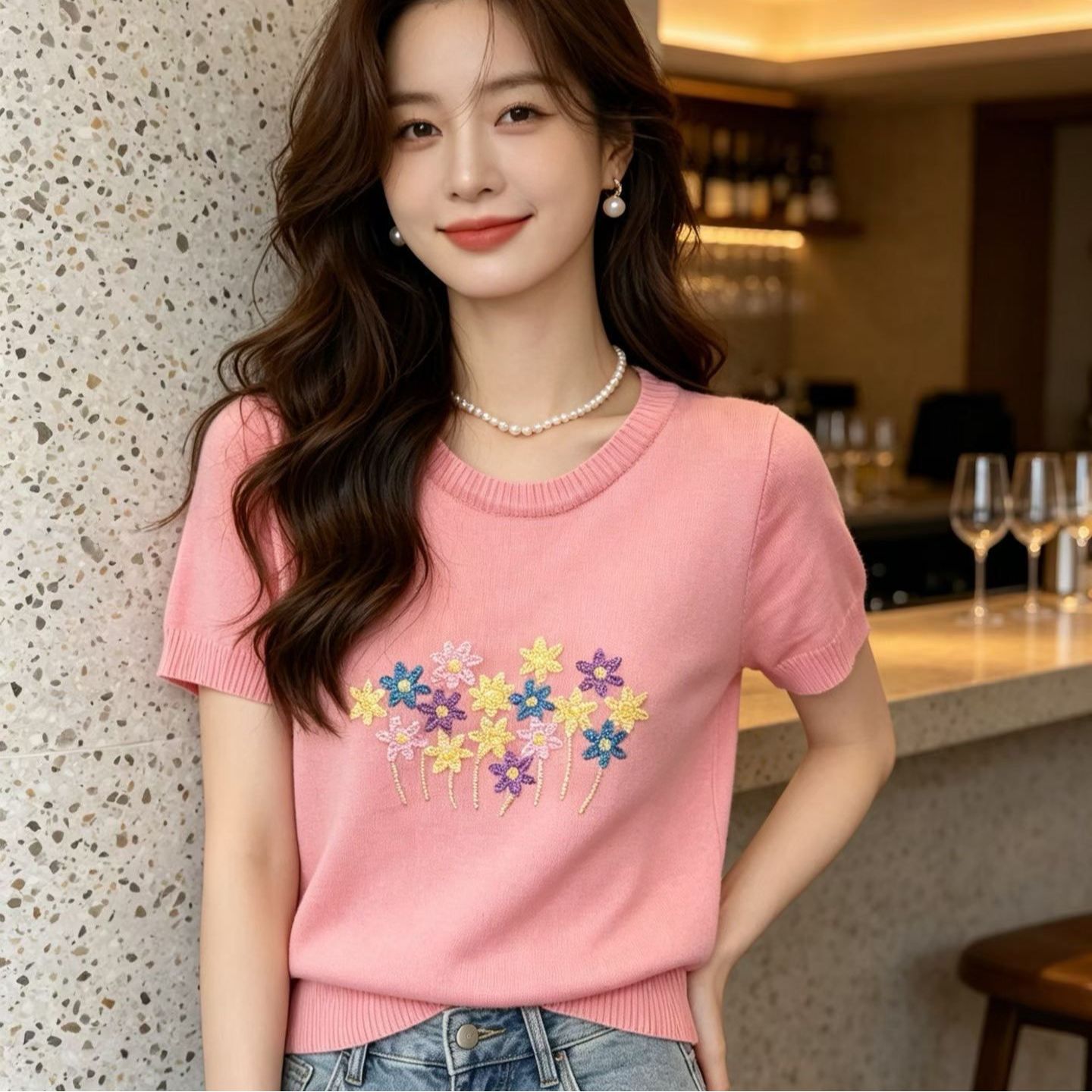 2026 년 여름 새로운 디자인 센스 부드러운 달콤한 스타일 라운드 넥 꽃무늬 자수 장식 풀오버 반팔
